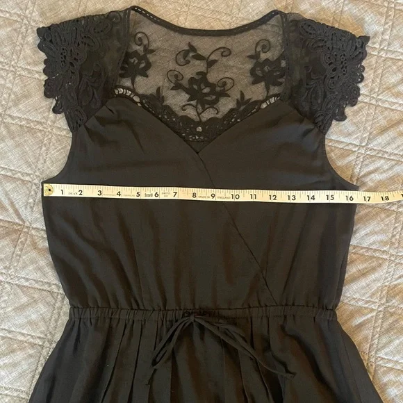 ELLE Black LBD Lace Top Tie Waist Cap Sleeve V-Neck Dress, Women’s Size Small - Picture 6 of 8